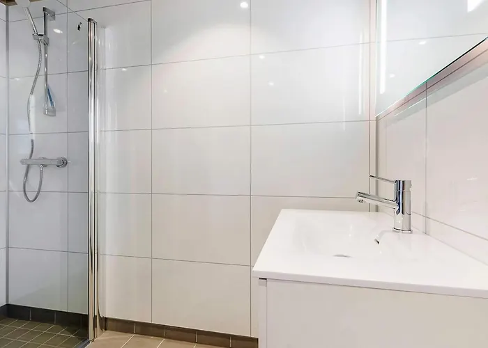 6 Person In Averoya Feriehus