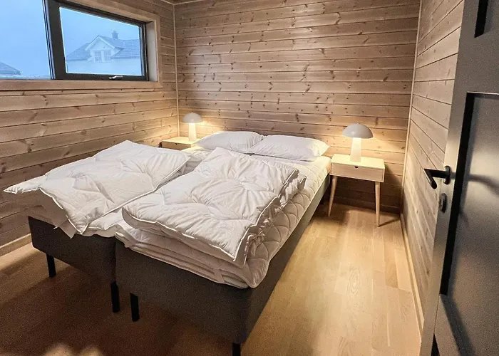 Feriehus 6 Person In Averoya *